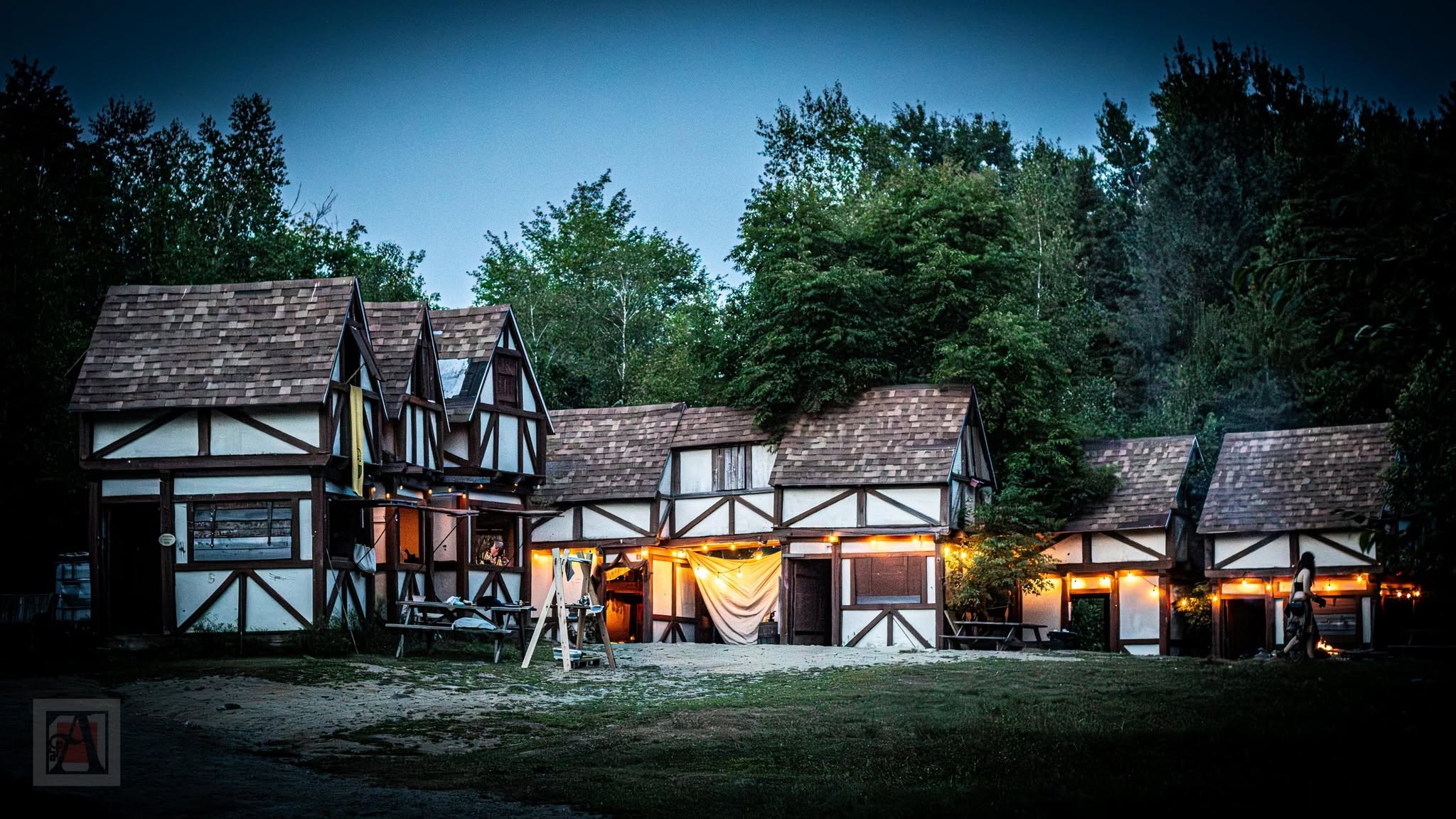 Le village d'Ama au crépuscule
